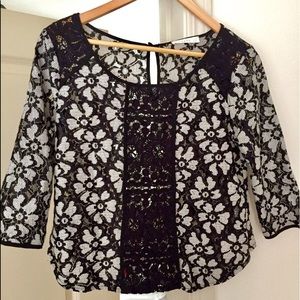 🌼NWT SUPER CUTE NORDSTROM 60’S VIBE DAISY LACE TOP!✌🏼